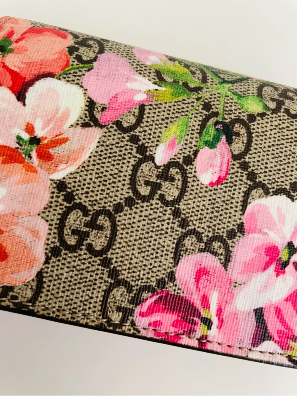 Gucci Beige GG Supreme Monogram Blooms Small Wallet with Pink Floral Print - Picture 11 of 12